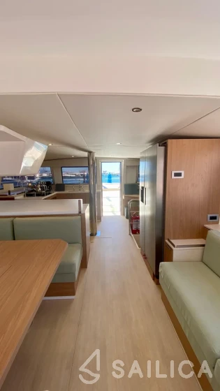 Bali 4.4 - Yacht Charter Sailica