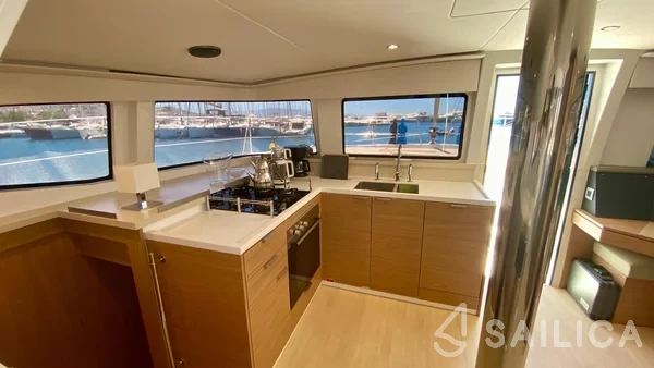 Bali 4.4 - Yacht Charter Sailica