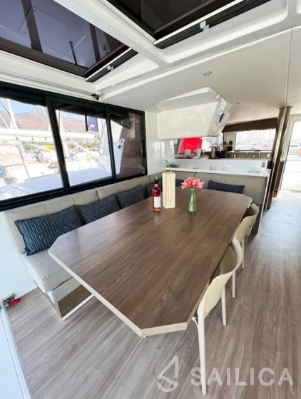 Bali 4.4 - Yacht Charter Sailica