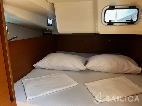 Sun Odyssey 440 - Yacht Charter Sailica