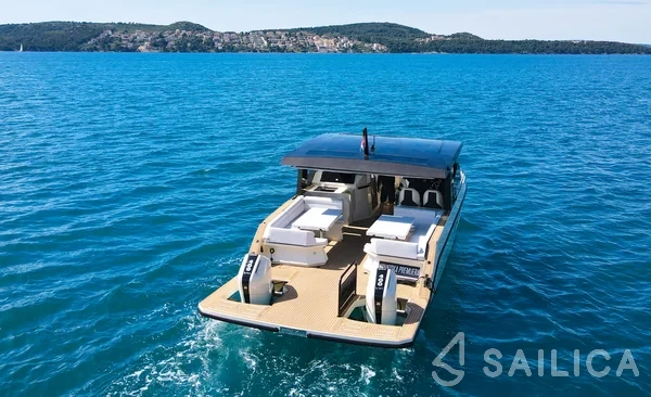 Tesoro T 38 - Yacht Charter Sailica