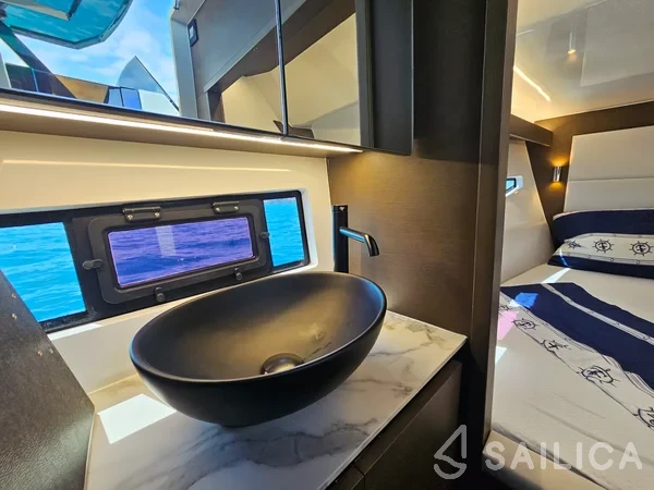 Tesoro T 38 - Yacht Charter Sailica