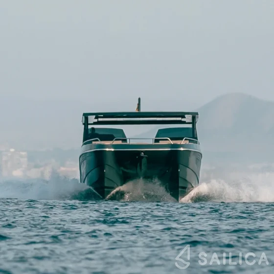 Tesoro T 38 - Yacht Charter Sailica