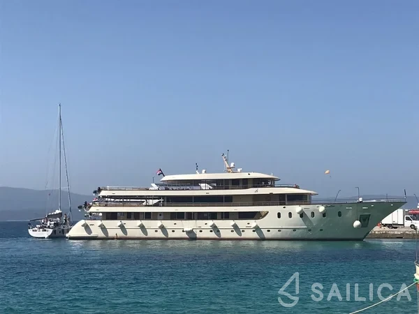 Lastavica - Yacht Charter Sailica