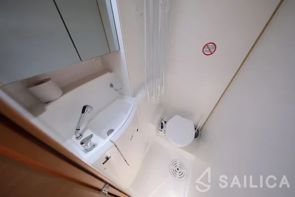 Lagoon 400 S2 - Yacht Charter Sailica