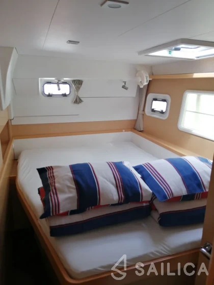 Lagoon 400 S2 - Yacht Charter Sailica