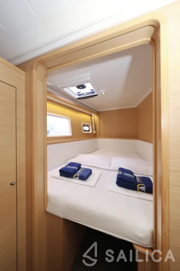 Lagoon 400 S2 - Yacht Charter Sailica