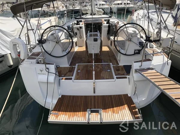 Sun Odyssey 519 - Yacht Charter Sailica