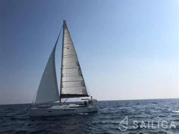 Sun Odyssey 519 - Yacht Charter Sailica