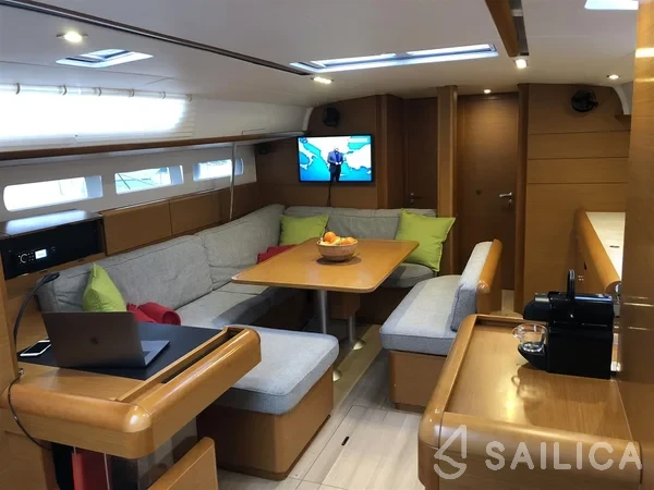 Sun Odyssey 519 - Yacht Charter Sailica
