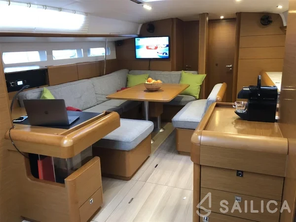 Sun Odyssey 519 - Yacht Charter Sailica