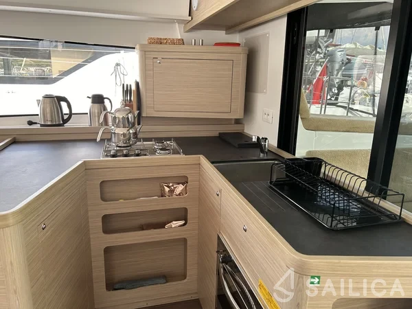 Lagoon 42 - Yacht Charter Sailica