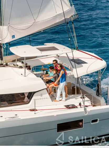 Lagoon 42 - Yacht Charter Sailica