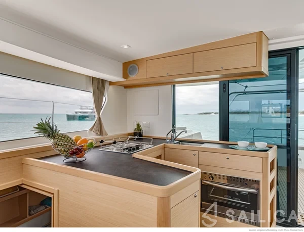 Lagoon 42 - Yacht Charter Sailica