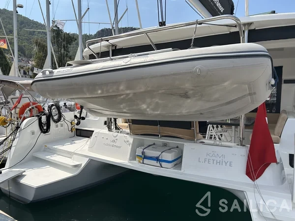 Lagoon 42 - Yacht Charter Sailica
