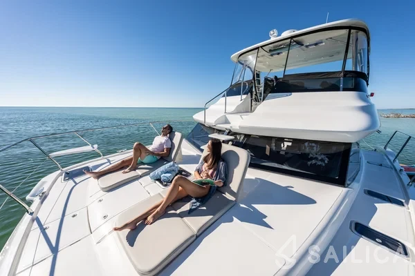 Aquila 42 - Yacht Charter Sailica