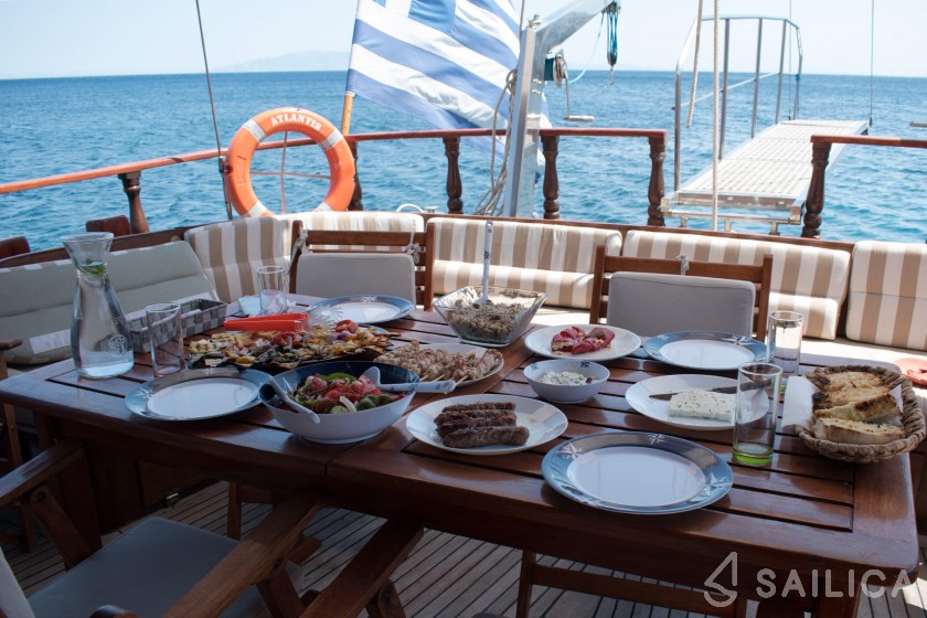 Sun Odyssey 42 - Yacht Charter Sailica