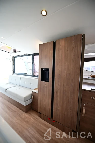 Bali 4.8  - Yacht Charter Sailica