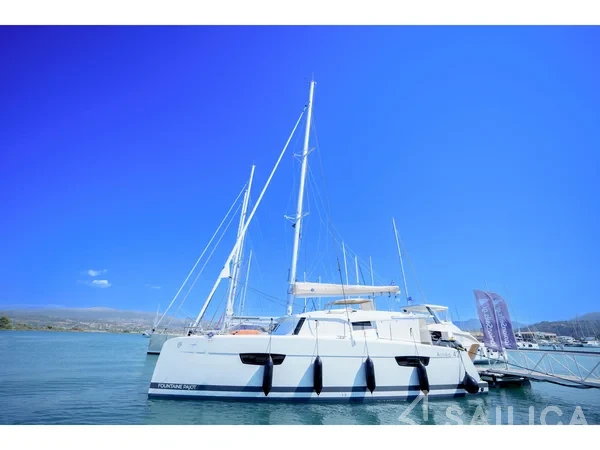 Astréa 42 - Yacht Charter Sailica