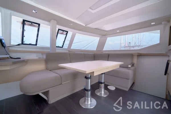 Astréa 42 - Yacht Charter Sailica