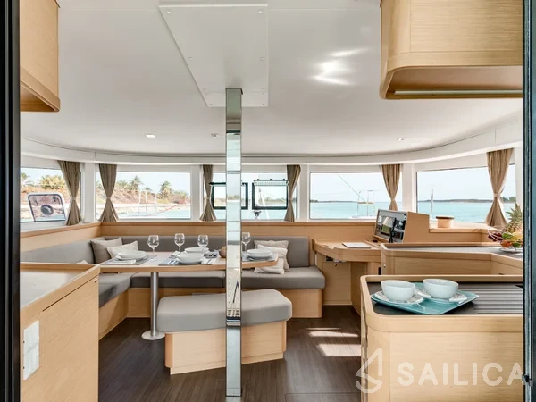 Lagoon 42 - Yacht Charter Sailica