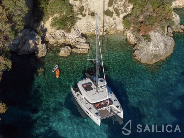 Lagoon 42 - Yacht Charter Sailica