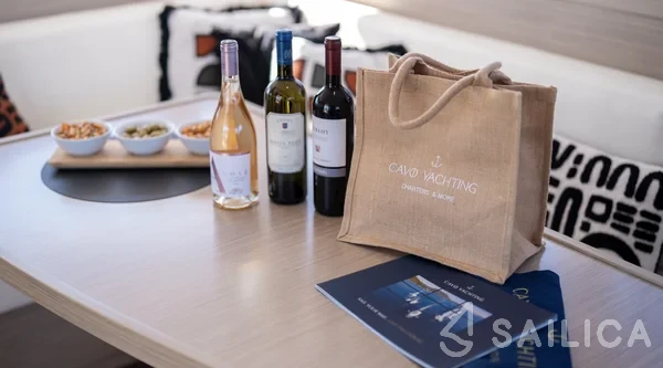 Lagoon 42 - Yacht Charter Sailica