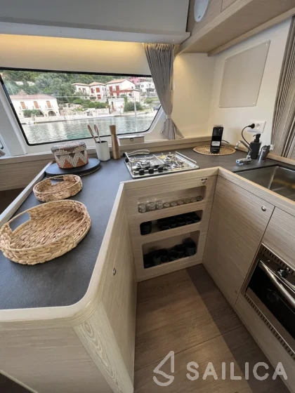 Lagoon 42 - Yacht Charter Sailica