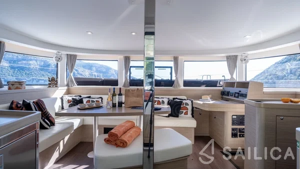 Lagoon 42 - Yacht Charter Sailica