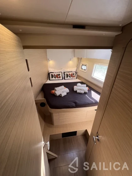 Lagoon 42 - Yacht Charter Sailica