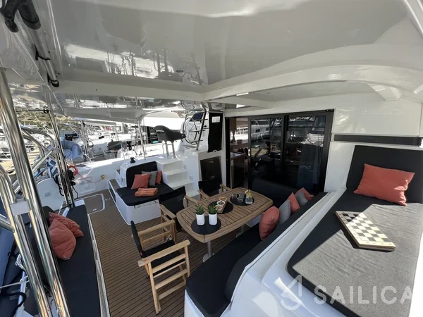 Lagoon 42 - Yacht Charter Sailica