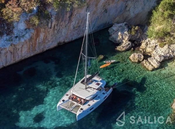 Lagoon 42 - Yacht Charter Sailica