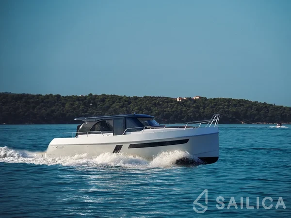 Maxima 37 - Yacht Charter Sailica