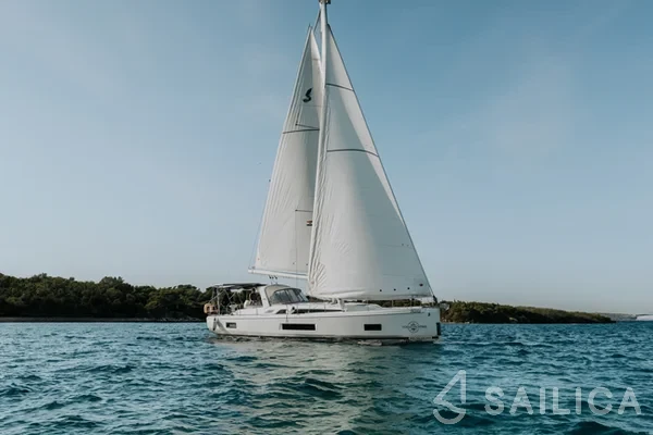 Oceanis 46.1 - Yacht Charter Sailica