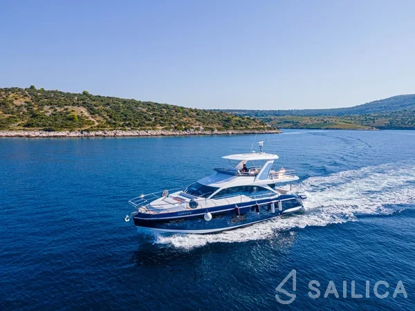 Azimut 60 - Yacht Charter Sailica