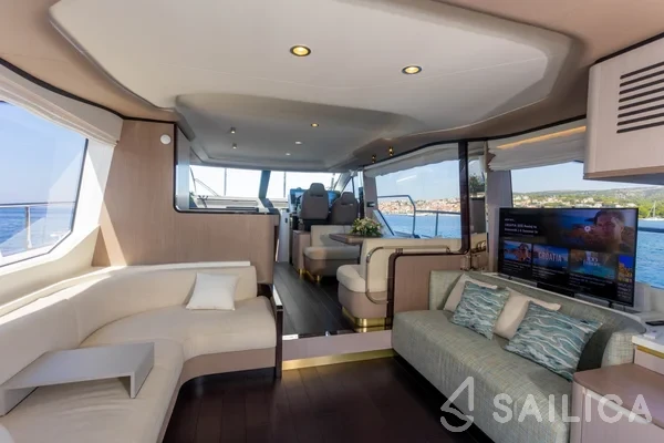 Azimut 60 - Yacht Charter Sailica
