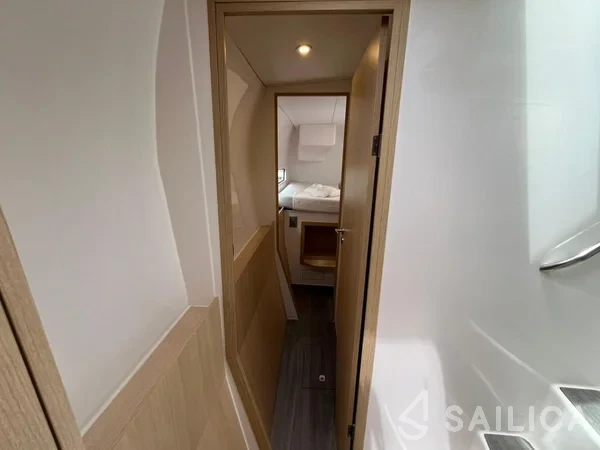 CatFlash 43 - Yacht Charter Sailica