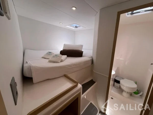 CatFlash 43 - Yacht Charter Sailica