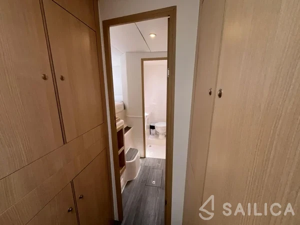 CatFlash 43 - Yacht Charter Sailica