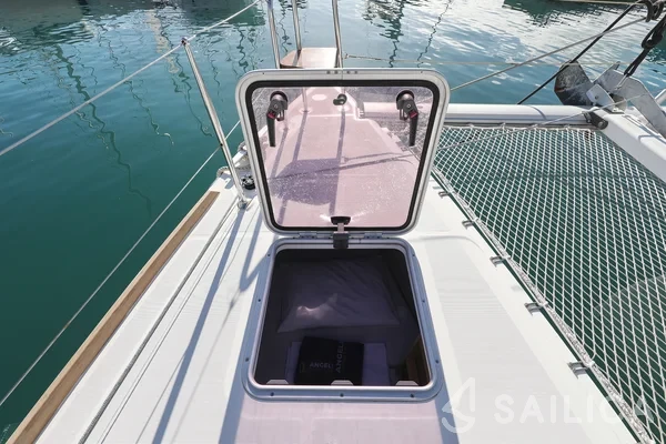 Lagoon 400 S2 - Yacht Charter Sailica