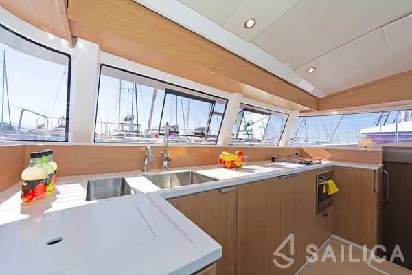 Bali Catsmart - Yacht Charter Sailica