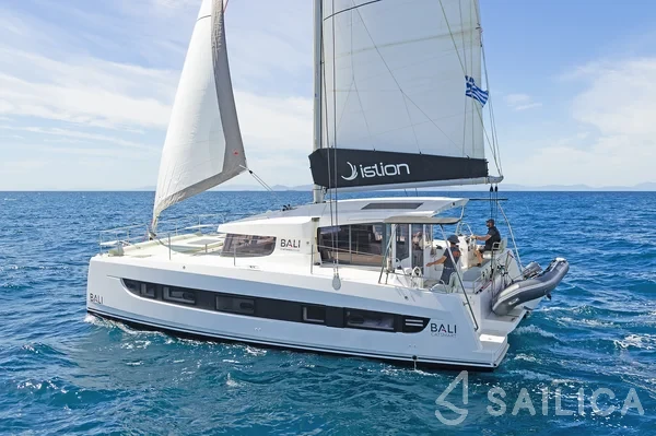 Bali Catsmart - Yacht Charter Sailica