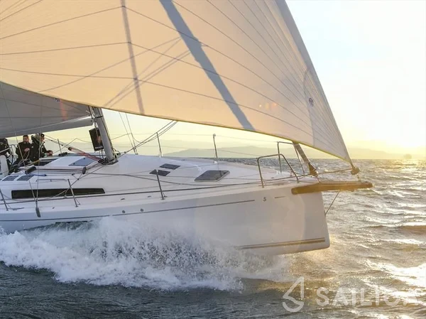 First 36 - Yacht Charter Sailica