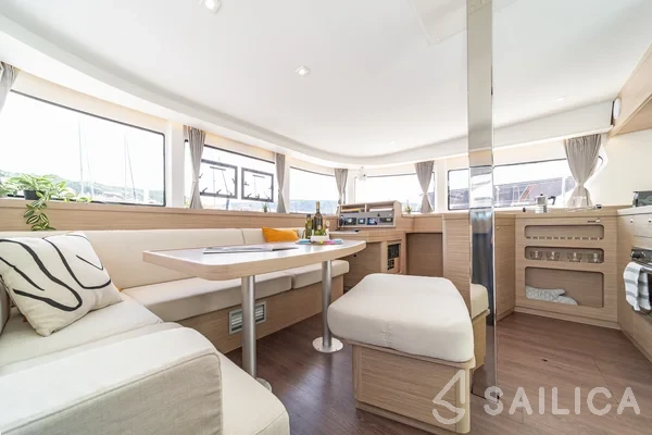 Lagoon 42 - Yacht Charter Sailica