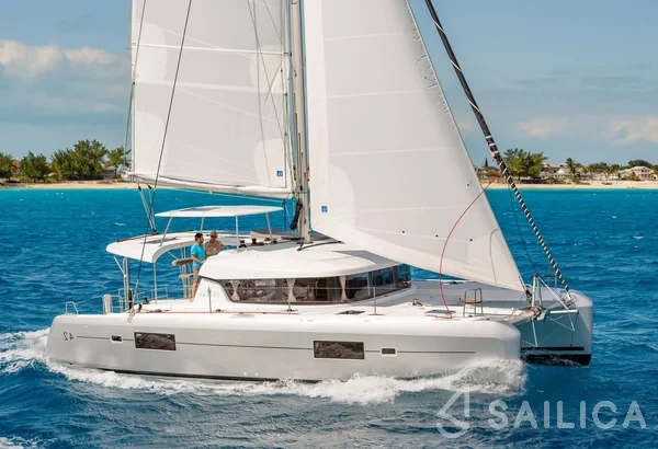 Lagoon 42 - Yacht Charter Sailica