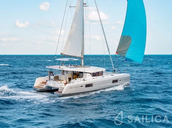 Lagoon 42 - Yacht Charter Sailica