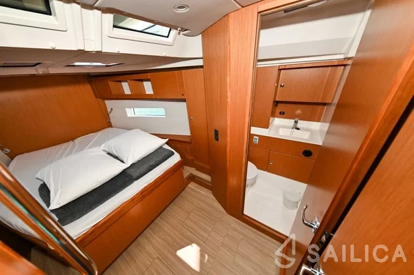 Bavaria C45 - Yacht Charter Sailica