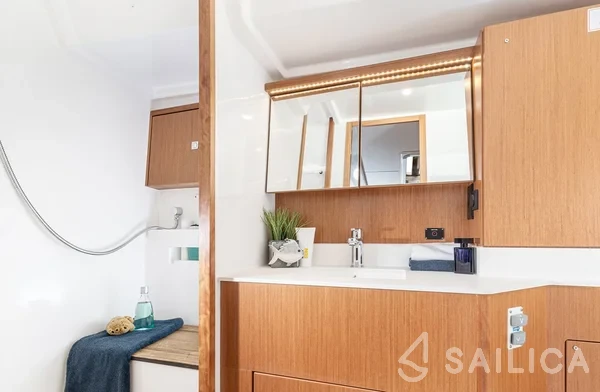 Bavaria C45 - Yacht Charter Sailica
