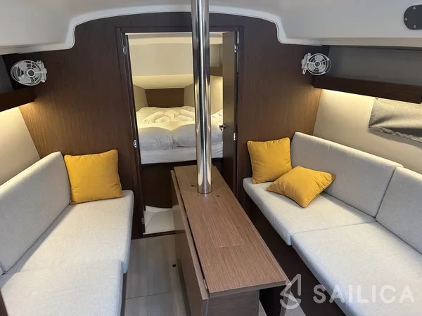 Oceanis 34.1 - Yacht Charter Sailica
