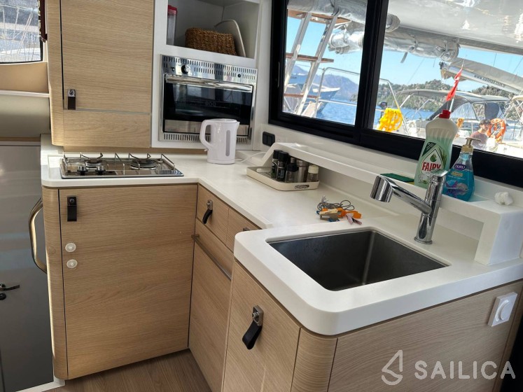 Aventura 37 - Yacht Charter Sailica